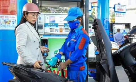 Giá xăng dầu đồng loạt giảm, dầu diesel giảm hơn 3.000 đồng/lít