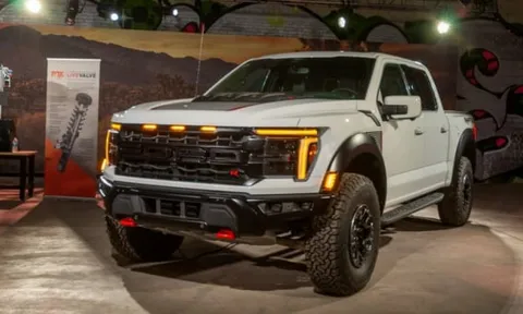 Ford tạm dừng xuất khẩu xe sang Trung Quốc do thuế cao