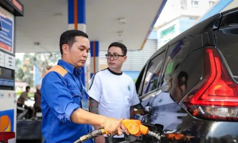 Giá xăng, dầu tiếp tục giảm
