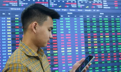 Cổ phiếu 'vua' trở thành gánh nặng, VN-Index thu hẹp đà tăng