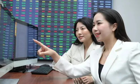 Cổ phiếu phân bón nổi sóng, VHM lập đỉnh mới