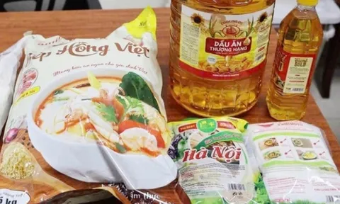 Hé lộ công ty sản xuất hàng trăm tấn bột canh, mì chính giả