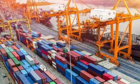Nửa đầu tháng 4, cán cân thương mại hàng hóa thâm hụt 1,94 tỷ USD