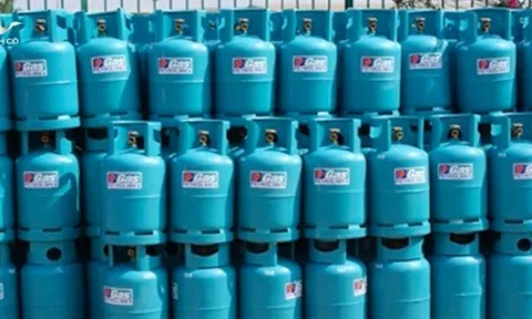 Giá gas giảm 116.000 đồng/bình 45kg sau 3 tháng lập đỉnh