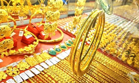 Giá vàng lao dốc sau kỳ nghỉ lễ: Rủi ro dài hạn hiện hữu
