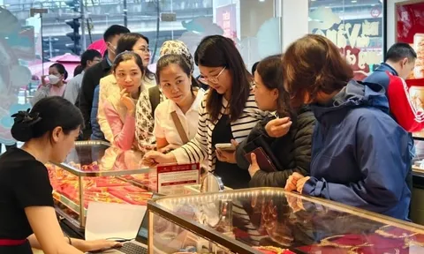 Giá vàng hôm nay 5/5: Quay đầu giảm nhẹ