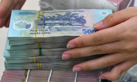 Loạt nhà băng hạ sâu lãi suất tiền gửi