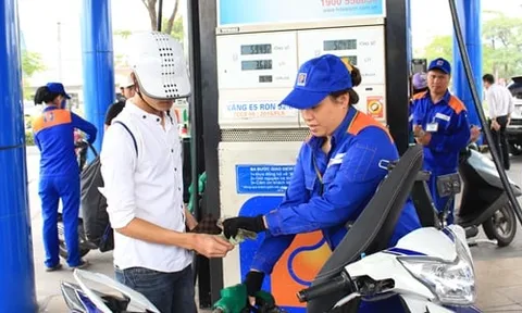 Cổ phiếu PLX tăng trần sau thông tin về nhân sự
