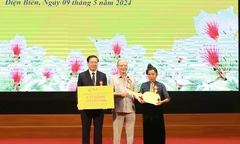 T&T Group trao tặng 5 tỷ đồng hỗ trợ làm nhà Đại đoàn kết cho người nghèo tỉnh Điện Biên