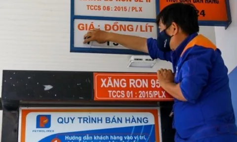 Giá xăng tăng mạnh, xấp xỉ 30.000 đồng/lít