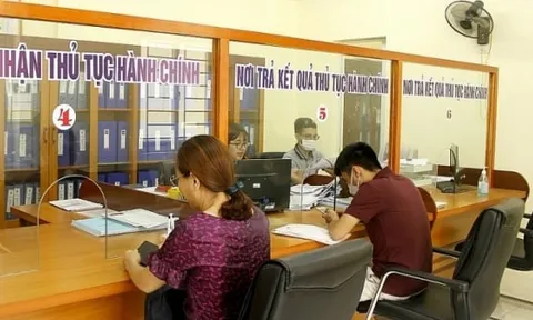 Từ 1/6, tất cả bộ phận một cửa ở Hà Nội thu phí không dùng tiền mặt