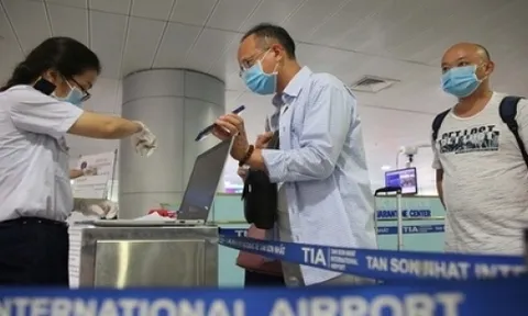 Từ ngày 15/5, người nhập cảnh vào Việt Nam không phải xét nghiệm virus SARS-CoV-2