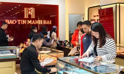 Giá vàng hôm nay 16/5: Người mua vàng miếng lỗ tới 30 triệu/lượng