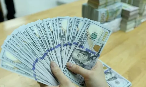 Giá USD tự do tăng mạnh, vượt 26.500 đồng