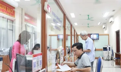 Từ 1/6, các đơn vị y tế Hà Nội thanh toán phí, lệ phí không dùng tiền mặt