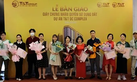 Cư dân T&T DC Complex chính thức nhận bàn giao giấy chứng nhận quyền sử dụng đất