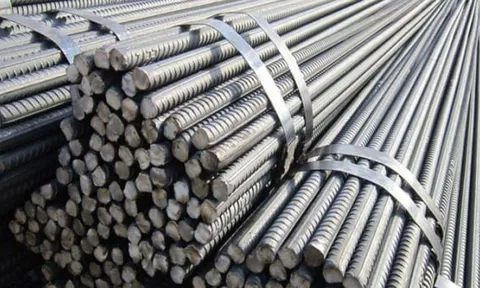 Giá thép tiếp đà giảm