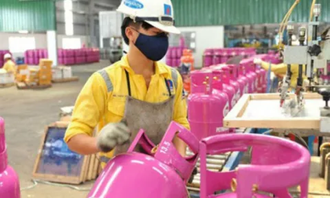 Giá gas trong nước quay đầu giảm mạnh