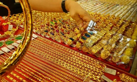 Giá vàng thế giới và trong nước cùng đi ngang