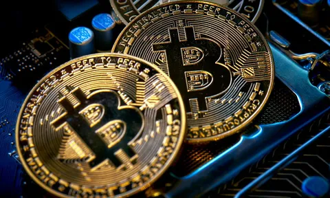 Bitcoin tuột mốc đỉnh cao: Nhảy vọt hay sụp đổ từ 'cảnh báo nghiêm trọng'?