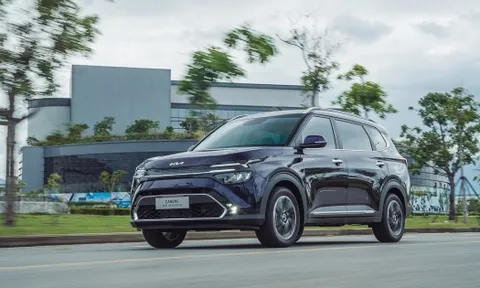 Thêm Kia Carens mở bán với giá 619-859 triệu, phân khúc này bỗng trở nên sôi động nhất tại thị trường Việt Nam