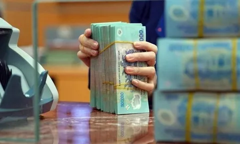 Lãi suất liên ngân hàng bất ngờ giảm sâu