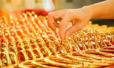 Giá vàng bốc hơi hơn 7 triệu đồng/lượng