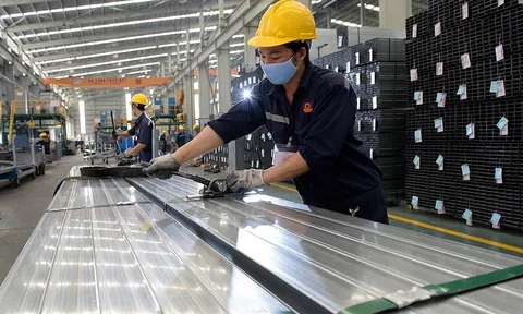 Giá cổ phiếu 'đứt phanh', kế hoạch huy động vốn qua cổ phiếu của doanh nghiệp thép liệu có thành?