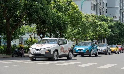 Nhân viên văn phòng nói về VinFast VF 5: Xe nhiều công nghệ, tiết kiệm chi phí từ sạc tới bảo dưỡng