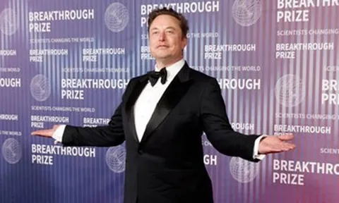 Elon Musk trở thành tỷ phú nghìn tỷ đầu tiên trên thế giới