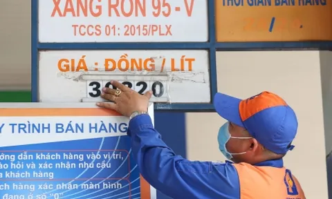 Bộ Tài chính đề nghị giảm thuế bảo vệ môi trường để hạ nhiệt giá xăng