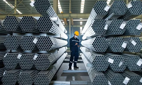 Sau mức thuế tới 37%, thép mạ Trung Quốc và Hàn Quốc vào diện rà soát