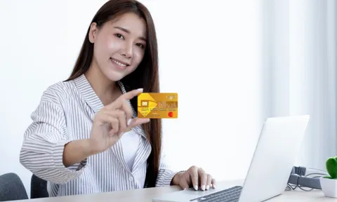 Ưu đãi lớn cho chủ thẻ tín dụng PVcomBank trên Shopee và Grab
