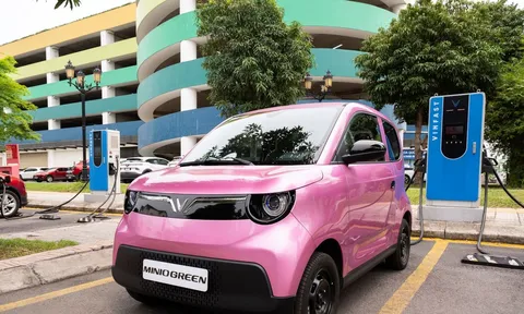 Tài xế dịch vụ nâng cấp từ xe máy lên ô tô: VinFast Minio Green là “vé lên đời” đáng giá