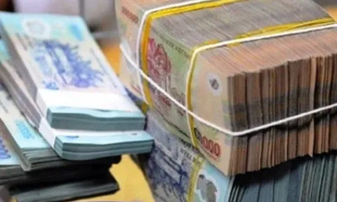 Quy định mới về lãi suất rút tiền gửi trước hạn tại ngân hàng từ 1/8