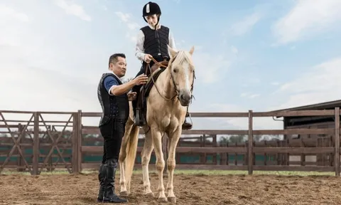 Cư dân háo hức tham gia các khóa học cưỡi ngựa tại Vinpearl Horse Academy Vũ Yên