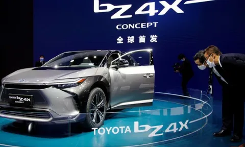 Toyota triệu hồi mẫu xe điện bZ4X do nguy cơ rơi bánh xe