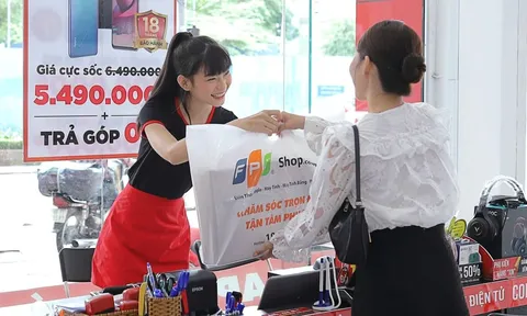 Dự phóng KQKD quý II: Nhóm bán lẻ bứt phá, nhiều 'ông lớn' bất động sản 'hụt hơi'