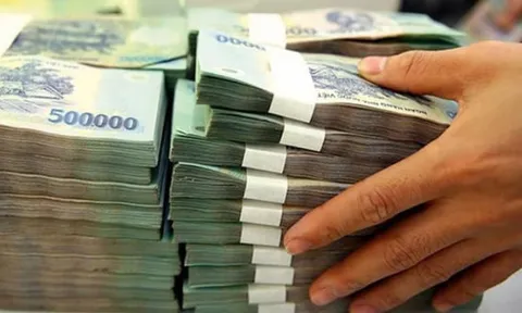 Thống đốc được cho vay lãi suất 0%, không tài sản đảm bảo