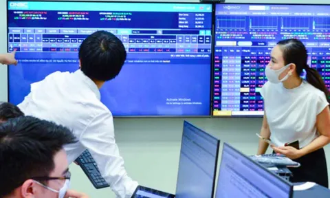UBCKNN khuyến cáo nhà đầu tư cẩn trọng với hội nhóm mạng xã hội
