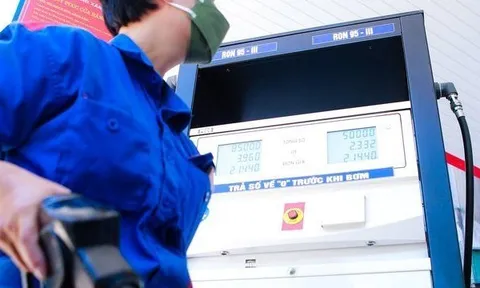 Lùi thời gian điều chỉnh giá xăng dầu trong nước