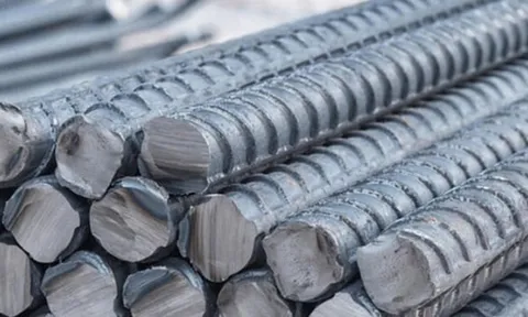 Giá thép trong nước ổn định, trên sàn giao dịch tăng nhẹ
