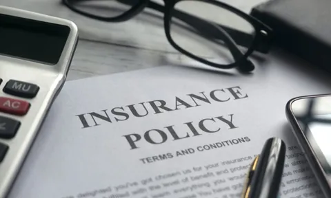 Khấu trừ 'phí ban đầu' đến 90%, bảo hiểm đẩy phần thiệt cho khách
