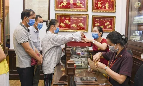 Giá vàng hôm nay 6/7: Chênh lệch giữa giá vàng trong nước và thế giới tiếp tục nới rộng