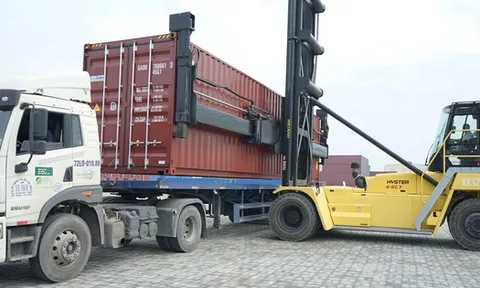 Hãng cho thuê container hàng đầu thế giới nhận lô sản phẩm đầu tiên từ Hòa Phát