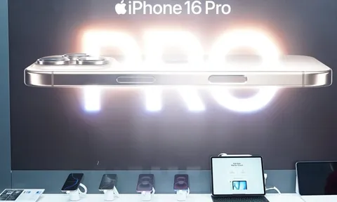 Giá iPhone 16 giảm đồng loạt, iPhone cũ giảm 'sập sàn', có nên mua ngay?