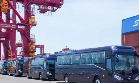 THACO AUTO xuất khẩu lô xe buýt ghế ngồi cao cấp thứ 3 sang Philippines