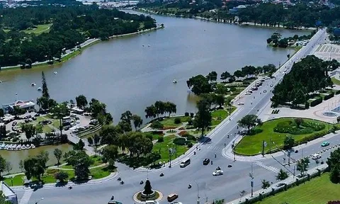 Lâm Đồng: Chưa xem xét đề xuất dự án khách sạn 5 sao cạnh hồ XuânHương