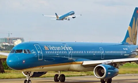 Kinh doanh thua lỗ, Vietnam Airlines lại bị phạt trong chứng khoán