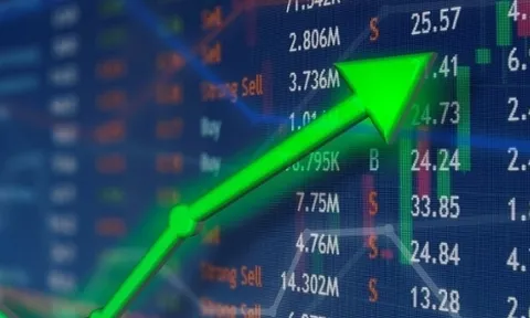 Cổ phiếu ngân hàng bứt phá, VN-Index tăng hơn 5 điểm